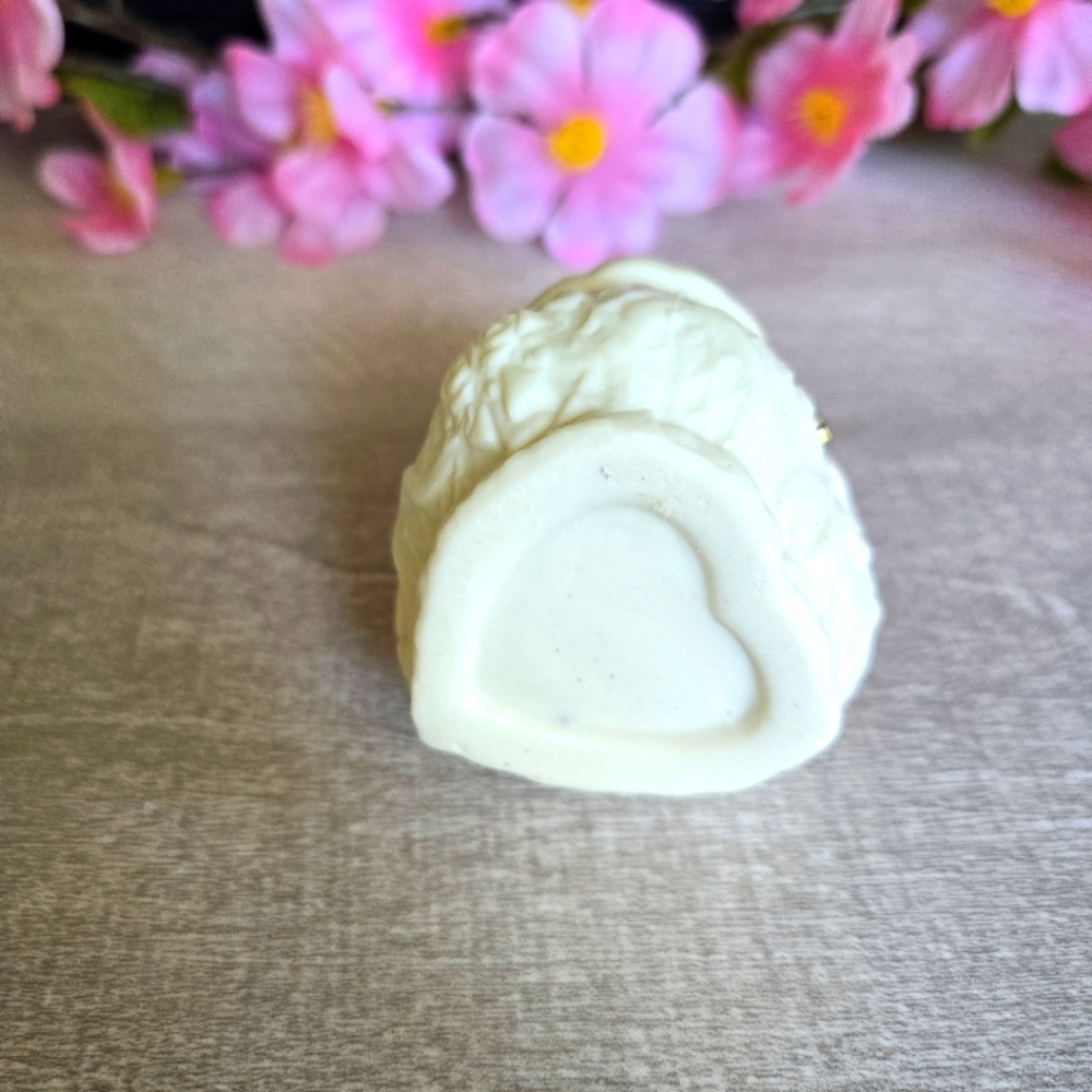 Vintage Miniture Carved White Rose Trinket Box - Picture 3 of 16